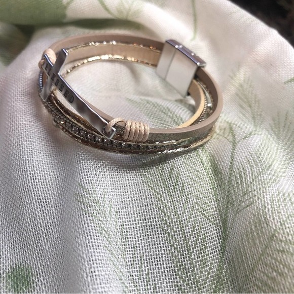 SILVER cross, diamond crystals, vegan leather banded bracelet, magnetic closure - Picture 4 of 5